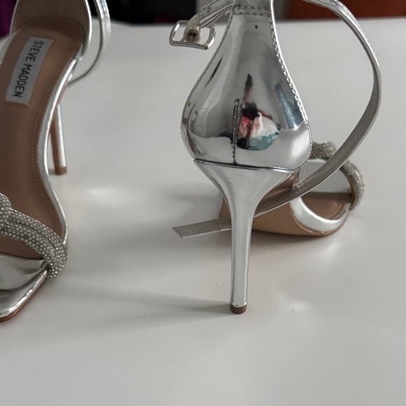 Steve Madden Metallic Silver Heels - Picture 4 of 5